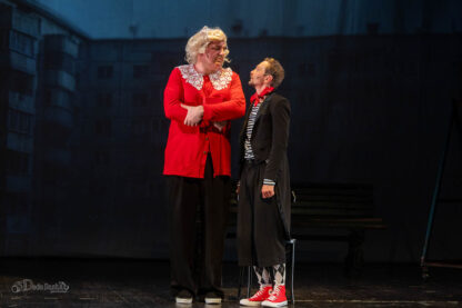 17d1b08f 73bb 4db0 8e82 dd54efd8d380 SHOWMAN-