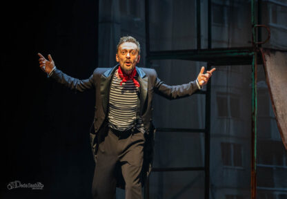 bffdaa19 d457 408c 8dd9 3ba520609d01 SHOWMAN-
