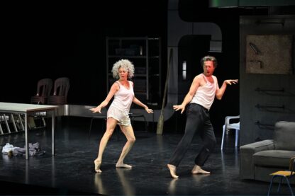 8 SHOWMAN-