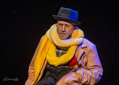 1 SHOWMAN-