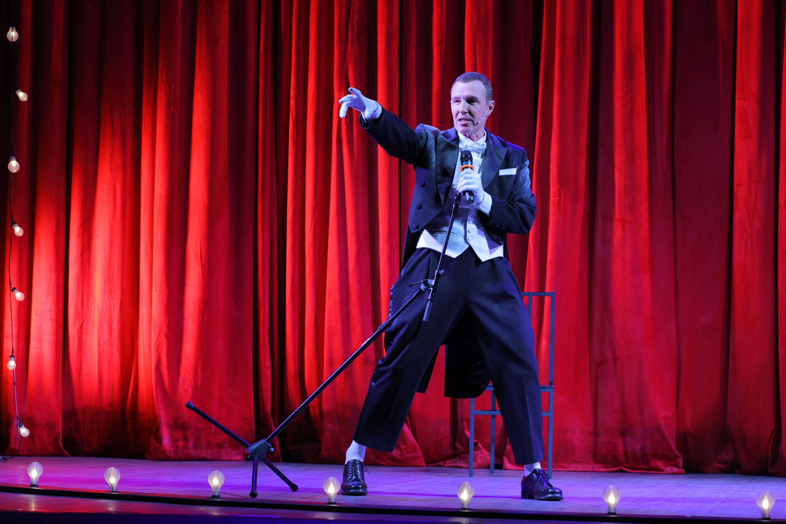 Спектакль-кабаре «ТОРГОВЦЫ РЕЗИНОЙ» — изображение 8