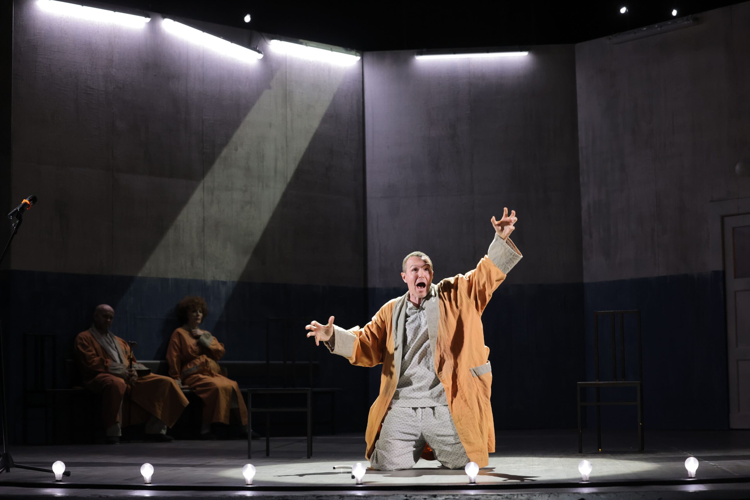 Спектакль-кабаре «ТОРГОВЦЫ РЕЗИНОЙ» — изображение 13